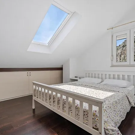 Apartment Mit Zwei Meerblick Balkonen Omis
