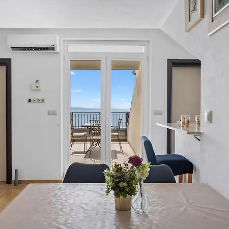Apartment Mit Zwei Meerblick Balkonen